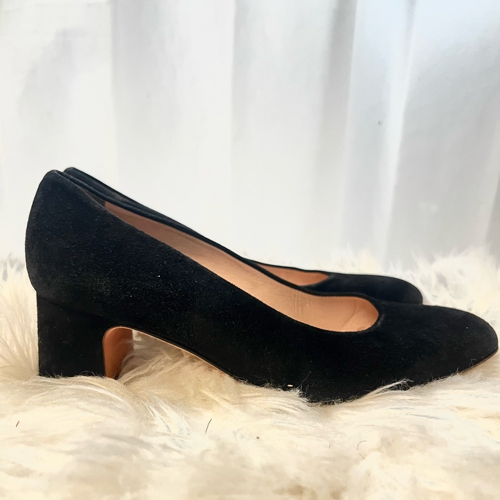 STUART WEITZMAN Black Suede Pumps